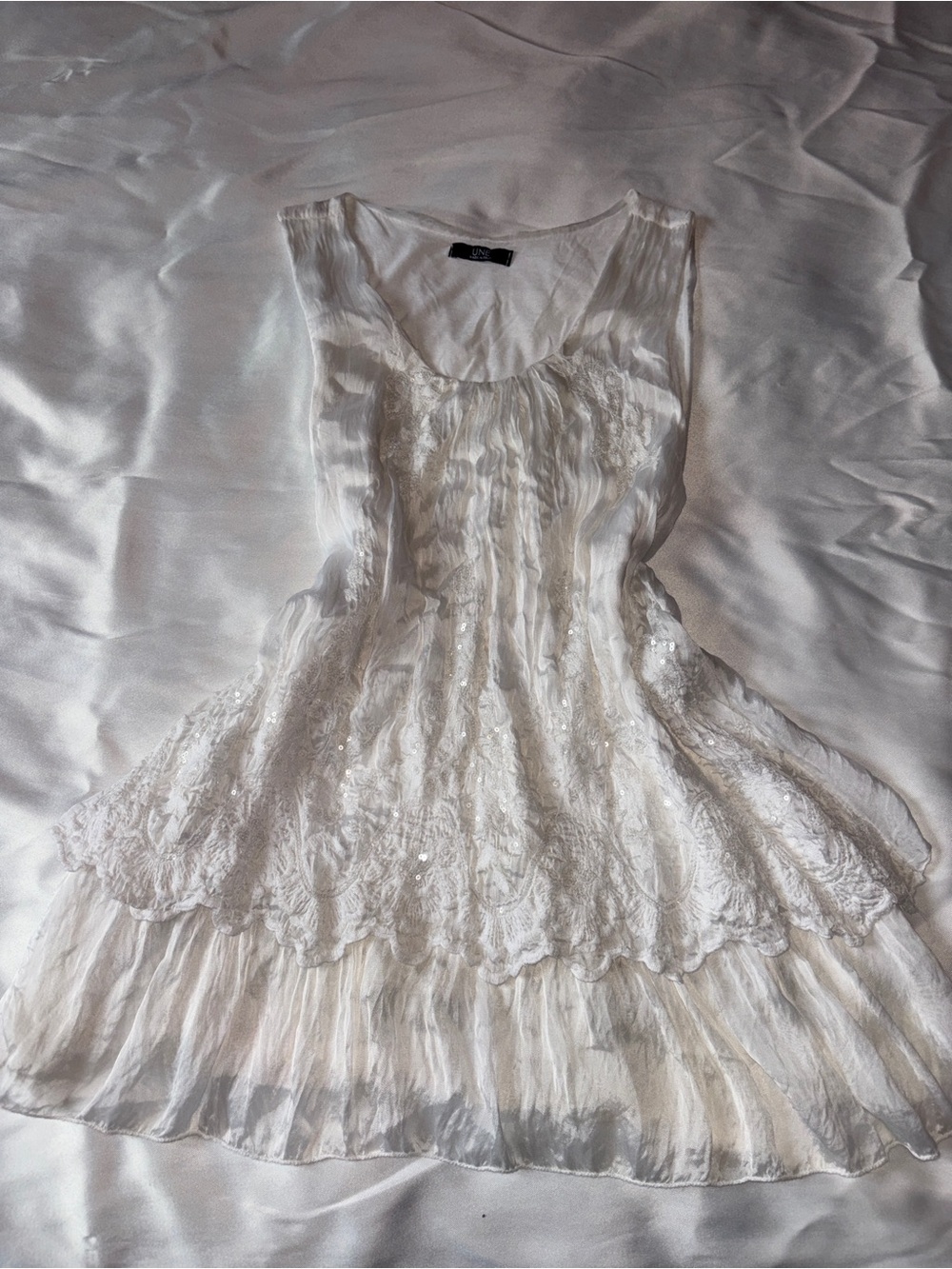 UNE Made in Italy Ivory Lace Sequin Ruffle Tunic Top